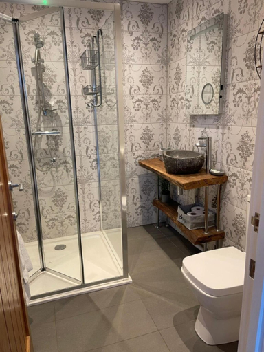 Bathroom, The British Queen, Cambridgeshire