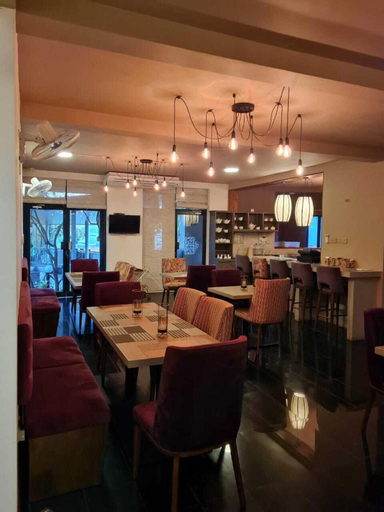 Food & Drinks 4, Haggai Tourist Bungalow, Thimbirigasyaya