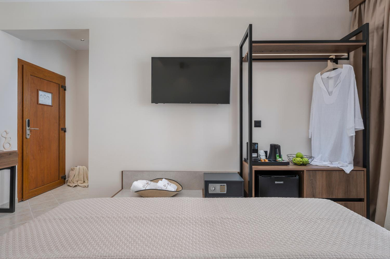 Bedroom 3, Alia Palace Hotel & Villas, Central Macedonia