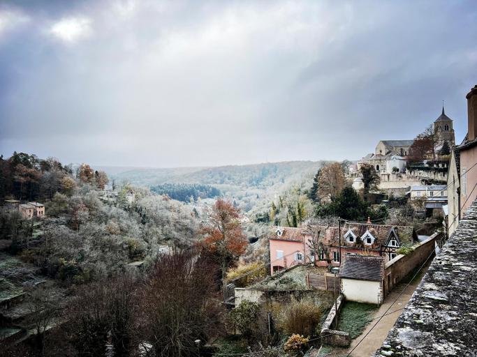 Others 4, Maison Beurdelaine, Yonne