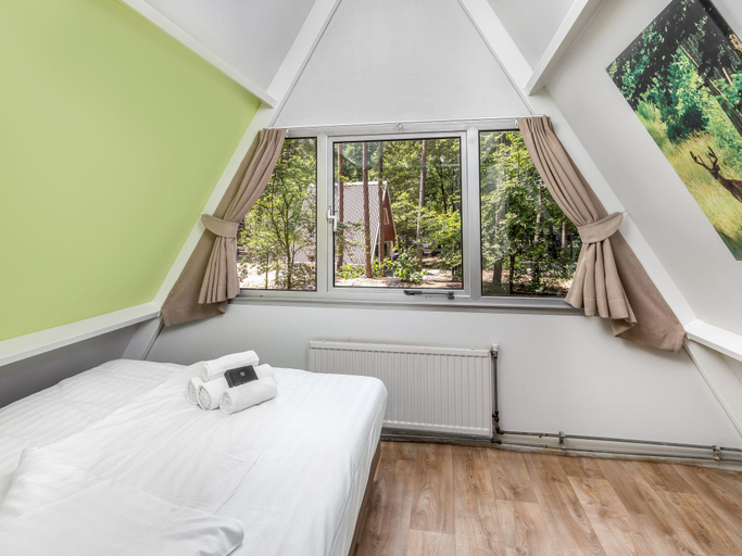 3, Bungalow in Bospark t Wolfsven near Nature, Mierlo