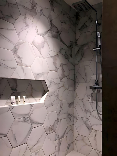 Bathroom, Metrocentre Hotel & Convention Center, Tagbilaran City