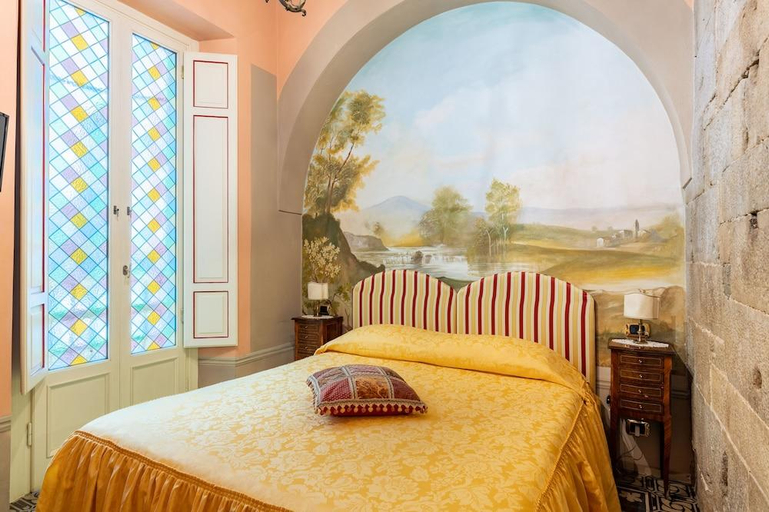 Bedroom 2, L'Antica Bifore, Lucca