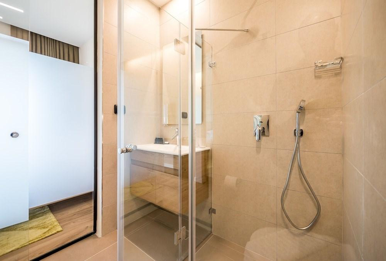 Bathroom 4, Schumacher Hotel Haifa