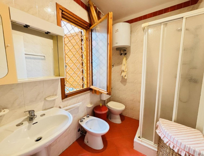 Bathroom, Ground floor apartment with private garden, Venezia