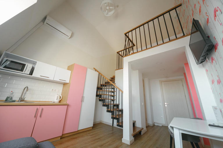 Others 5, BonApart Delux, L'vivs'ka