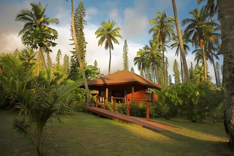 Exterior & Views