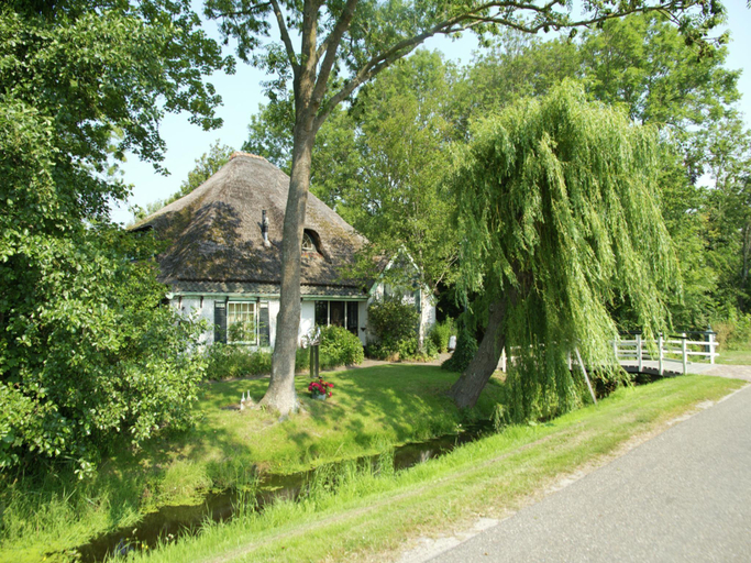 Others 4, Pet-friendly Apartment in Sint Maartensbrug, Zijpe