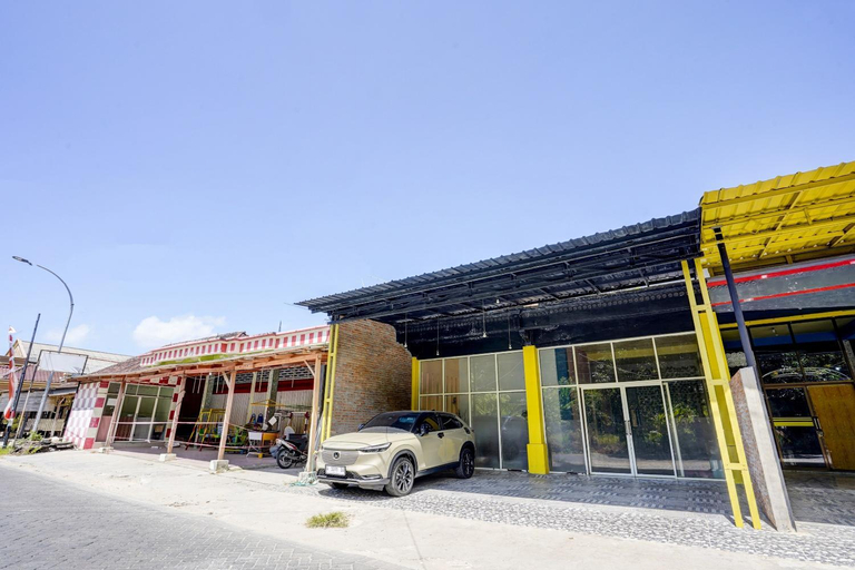 Exterior & Views 1, Hotel O Senja Syariah, Gresik