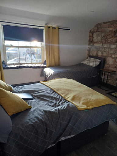 Bedroom 2, The Commercial Inn, Cornwall