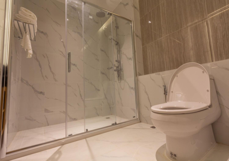 Bathroom 4, Gassan Khuntan Golf & Resort, Mae Tha