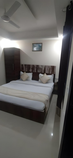 Bedroom 3, Dalton Hotels , Delhi