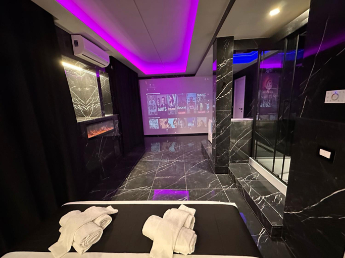 1, Gladiatrice Suite, Rome