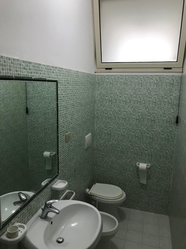 Bathroom 4, Residence CasaNova, Foggia