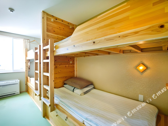 Bedroom 4, Aso Base Backpackers, Aso