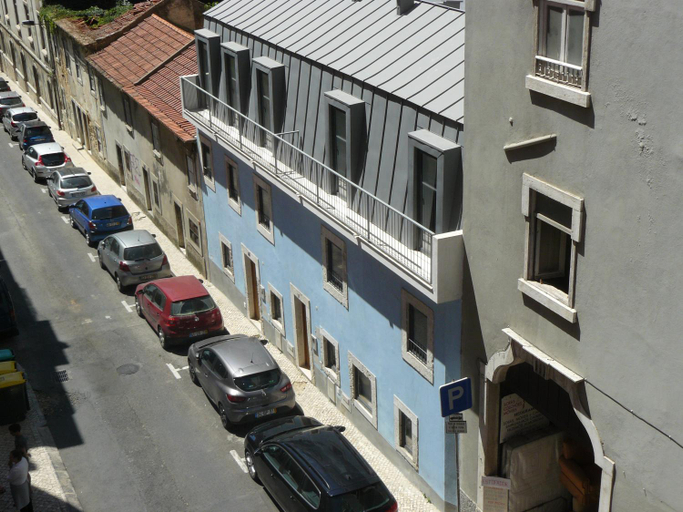 Exterior & Views