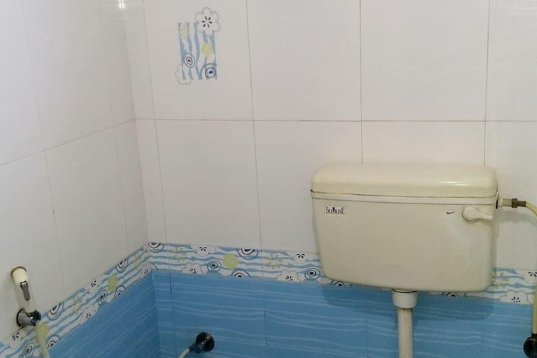 Bathroom 3, Hotel Ganga Palace, Kanniyakumari