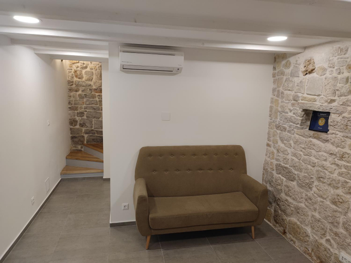 Others 4, S-Rooms, Šibenik