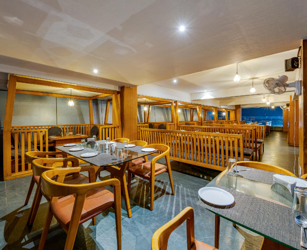 Food & Drinks 5, Hotel Sapphire Premium , Satara