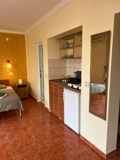 Others 3, Villa M