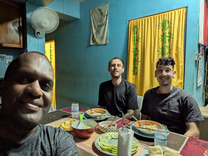Others 2, Save's Homestay, Ba