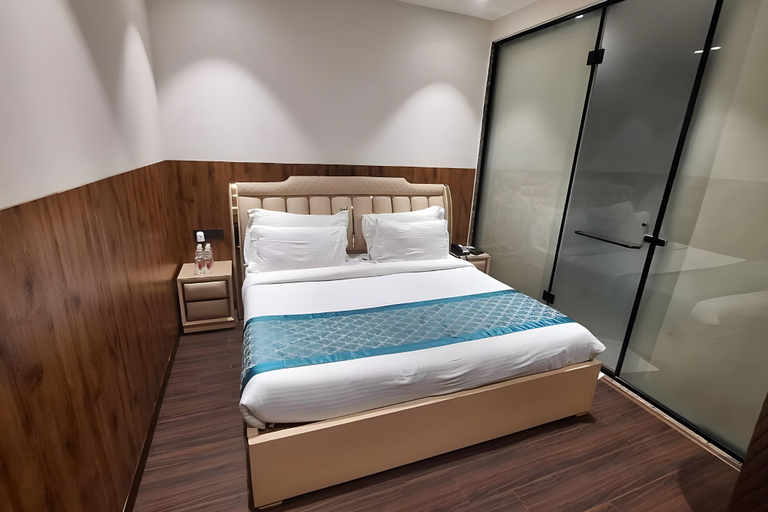 Bedroom 2, Clay Inn Hotels - Paschim Vihar, Delhi
