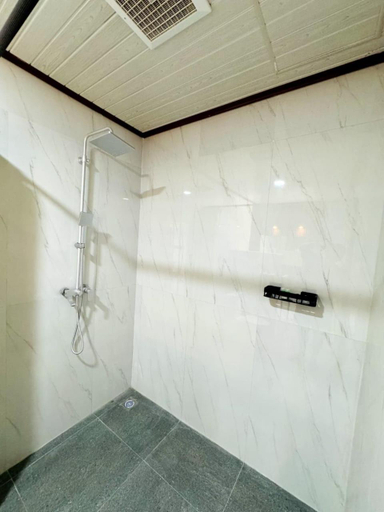 Bathroom 5, Coral Bay Bungalow, Karangasem