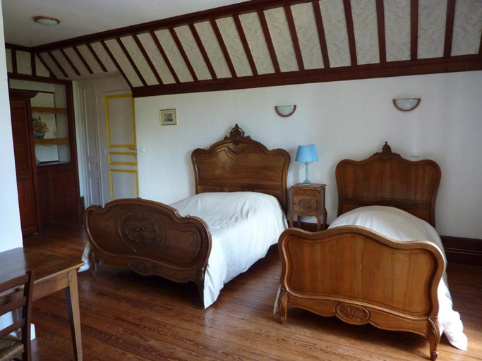 Bedroom 3, B&B Le Domaine Des Soyeux, Loire