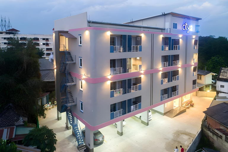 Exterior & Views