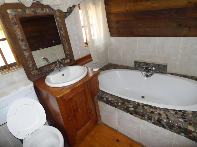Bathroom 3, Hazyview Country Cottages, Ehlanzeni