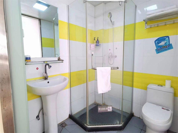 Bathroom 3, 7 Days Inn Luoyang Mingtang Scenic Spot Yingtianmen, Luoyang