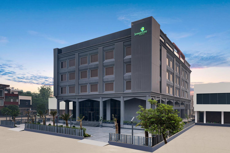 Exterior & Views 1, Lemon Tree Hotel, Hisar, Hisar