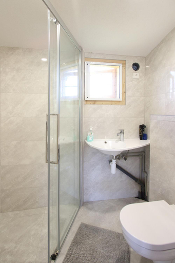 Bathroom, Apartmany HABURA, Medzilaborce
