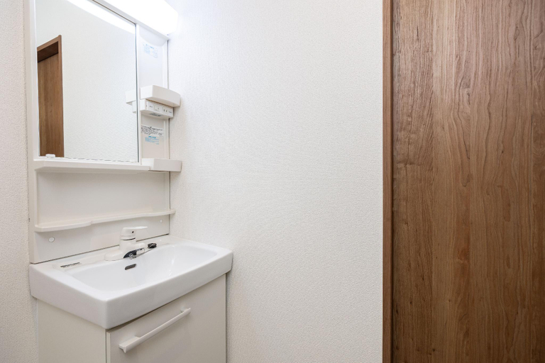 5, WARAKU, Osaka