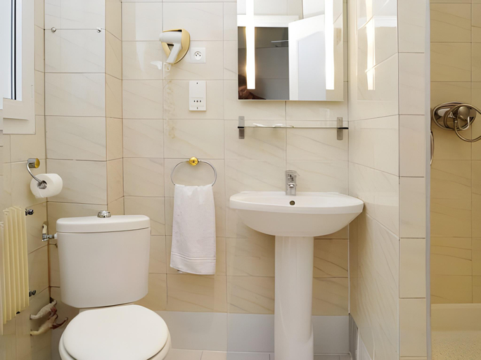 Bathroom 4, Ambassadeur Hotel Paris, Paris