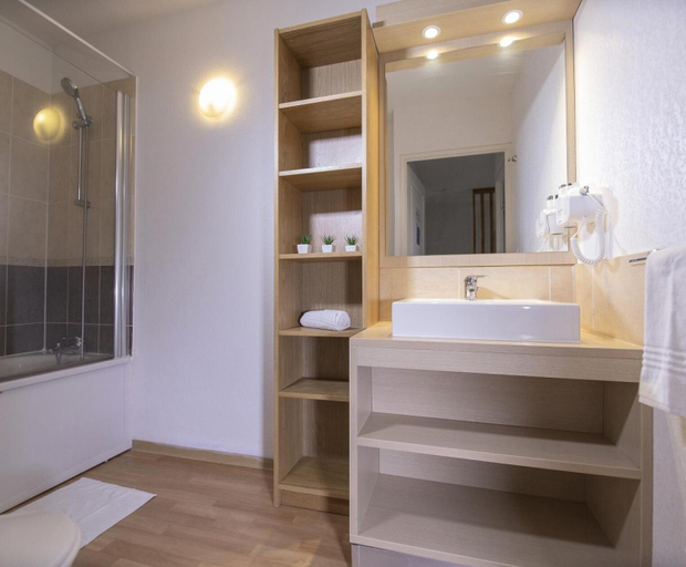 Bathroom, Appartement Duplex 3 Pieces 8 Personnes Vue Pistes MAE-1041, Hautes-Alpes
