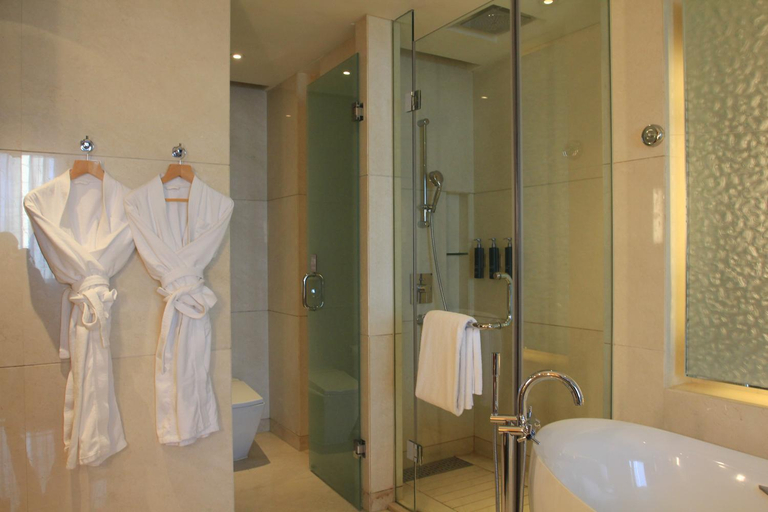 Bathroom 4, Doubletree By Hilton Qinghai Golmud China, Haixi Mongol and Tibetan