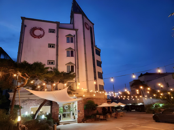 Exterior & Views 1, California Hotel, Buan