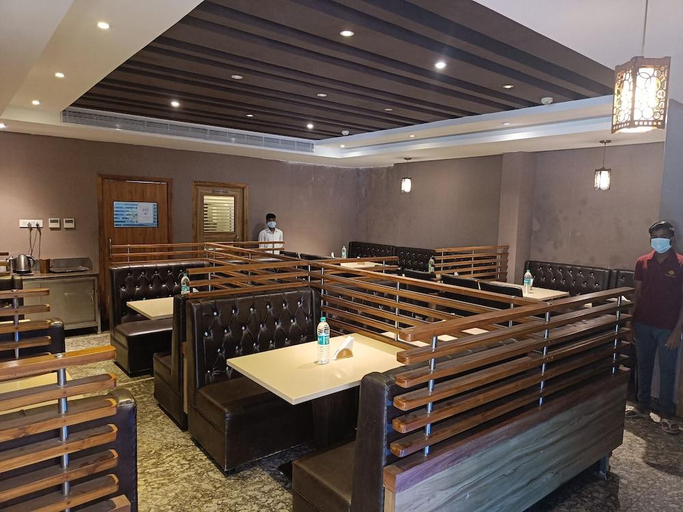 Food & Drinks, The Kings Park Residency, Chennai