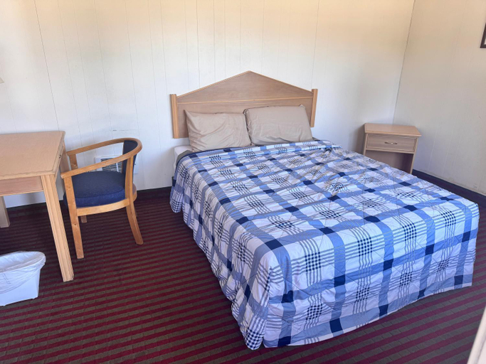 Others 3, Fairmount Motel, Clallam