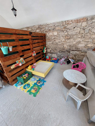 Others 5, Alipoint Apartments, Levoca