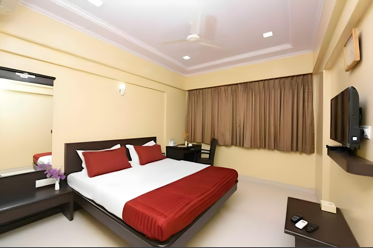 Others 2, UKs Resort Khopoli, Raigarh