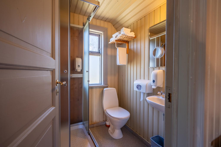 Bathroom 5, Efri-Vík Bungalows, Skaftárhreppur