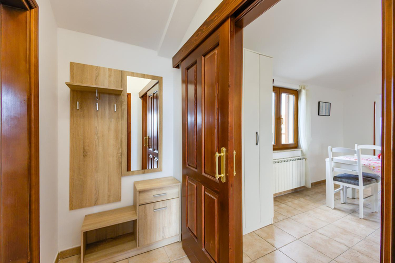 2, Villa Krasa sea view apartmants with pool, Ližnjan