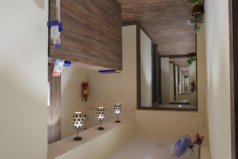 Bathroom 2, Hotel Pub Street Inn, Thane