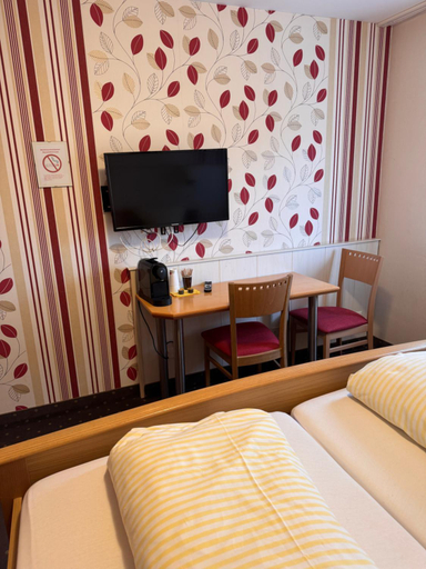 Bedroom 2, Gasthof Hirschkeller, Göppingen