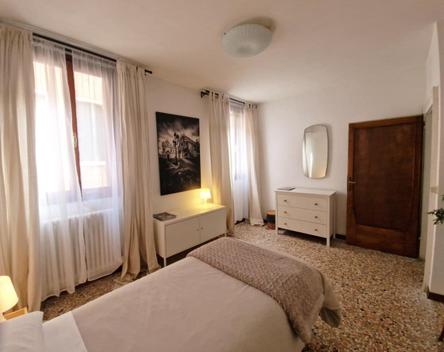 Bedroom 3, Silk Road, Venezia