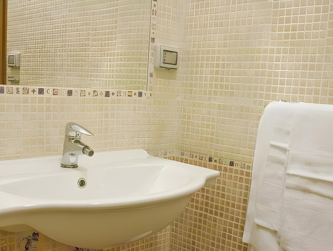 Bathroom 2, Hotel Ristorante Benigni, Roma