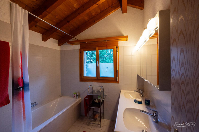 Bathroom 4, Bed and Breakfast fur ESAF 25, Glarus