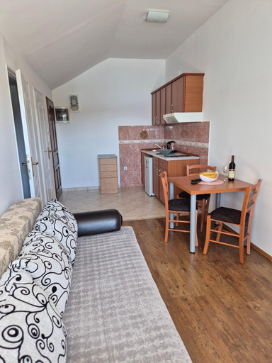 5, Apartments LungoMare
